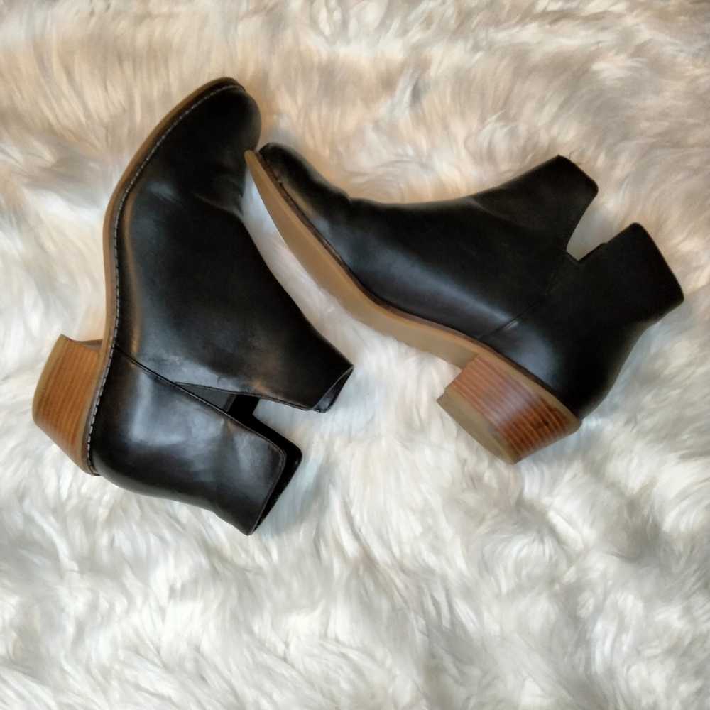 Cole haan  size 6B